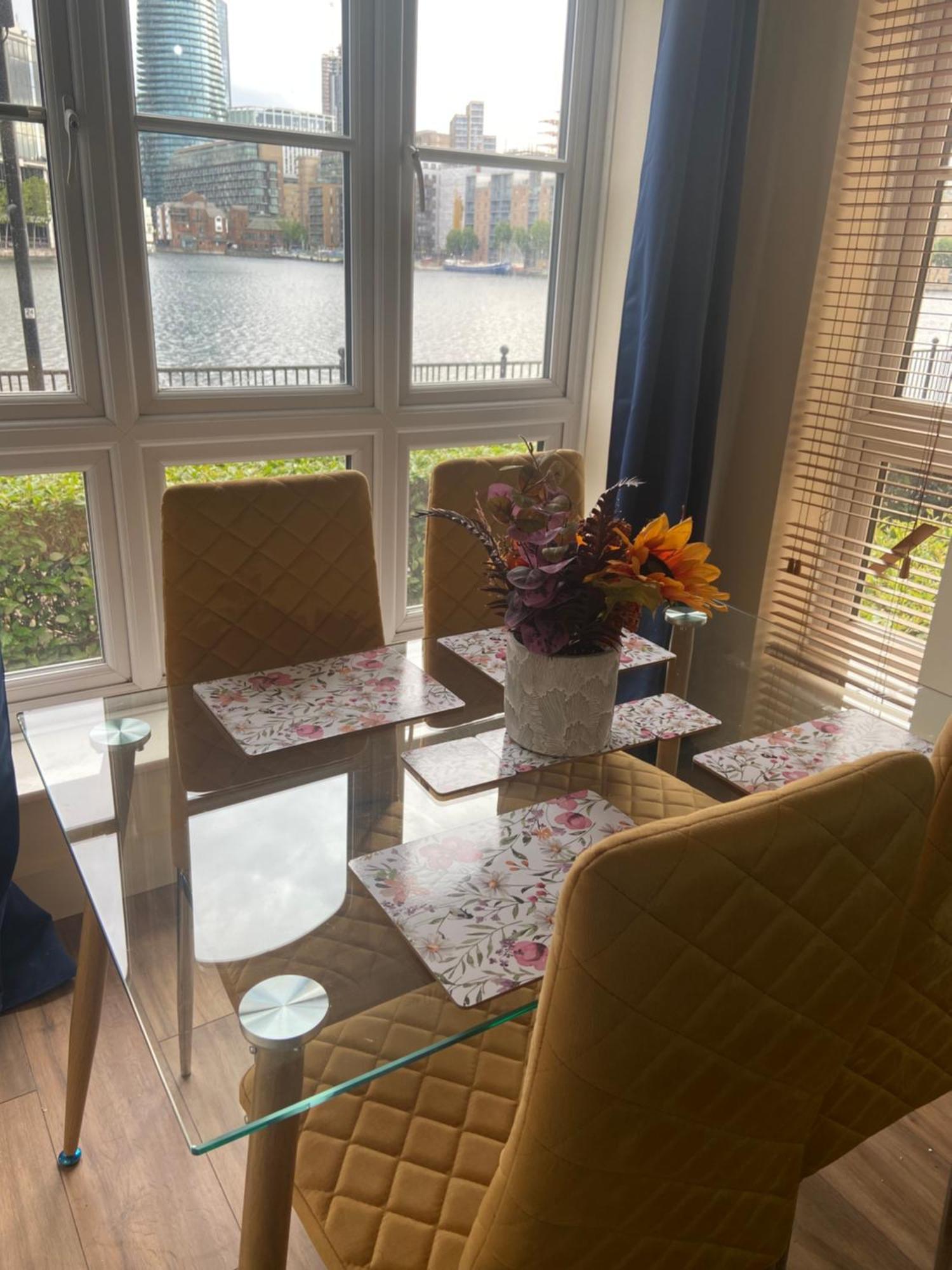 Beautiful 2 Bed Waterfront Apartment With Parking Perfect For Canary Wharf - 2 Bed 2 Bath Apartment With High Speed Wifi And Netflix And Parking لندن المظهر الخارجي الصورة